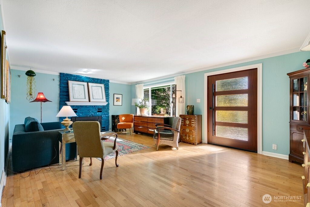 16533 34th Avenue NE, Lake Forest Park, WA 98155