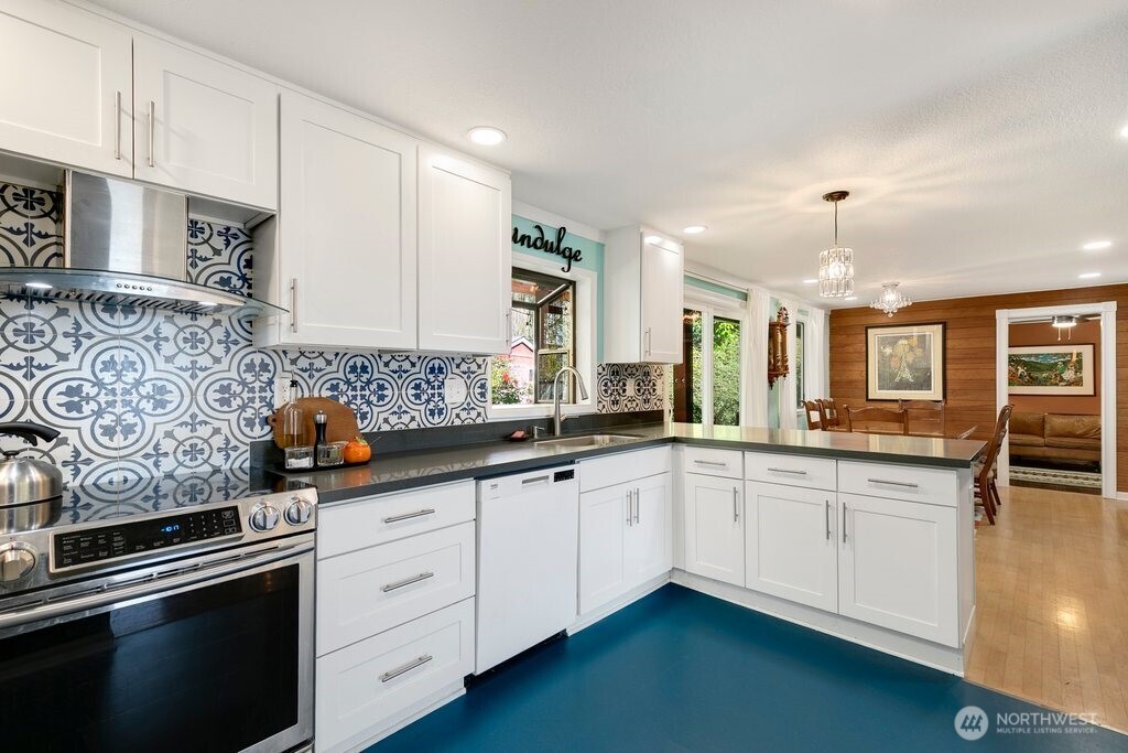 16533 34th Avenue NE, Lake Forest Park, WA 98155