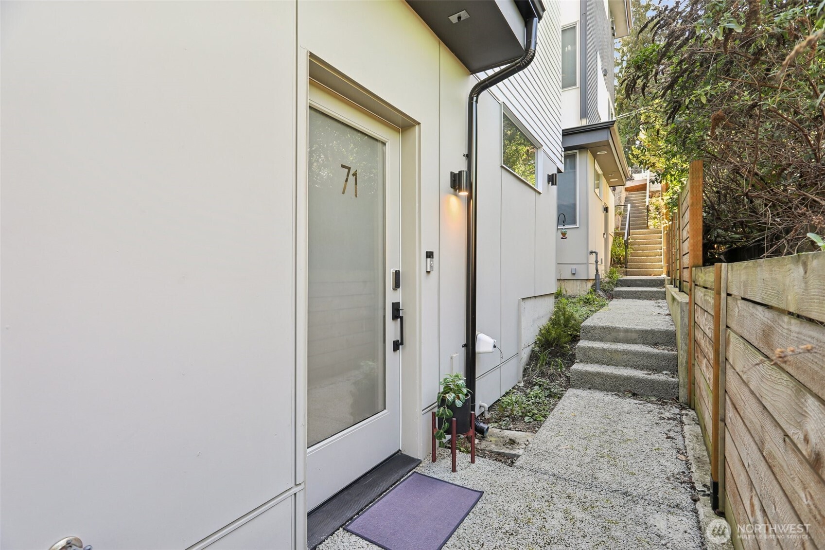 71 W Dravus Street , Seattle, WA 98119