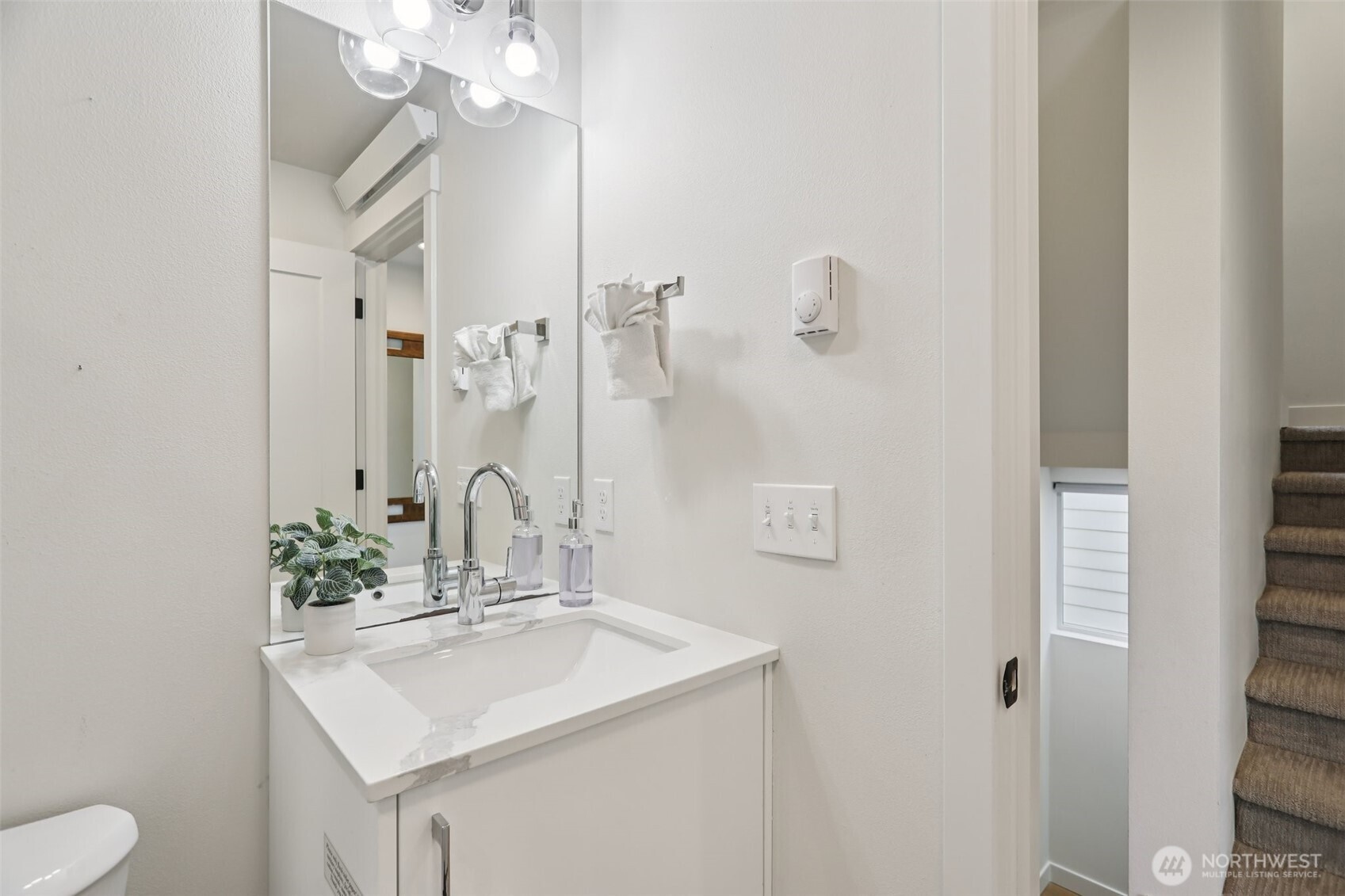 71 W Dravus Street , Seattle, WA 98119