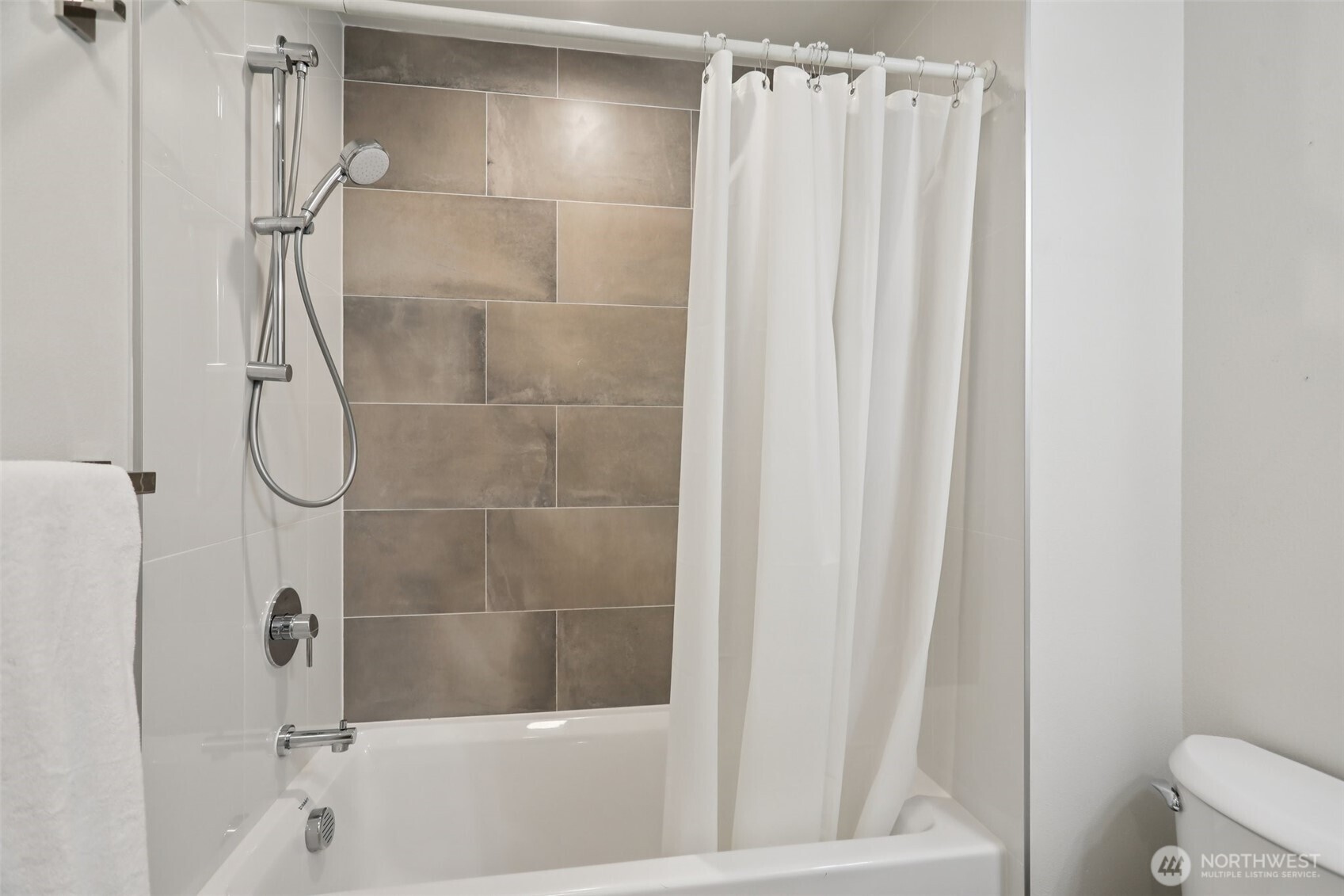 71 W Dravus Street , Seattle, WA 98119