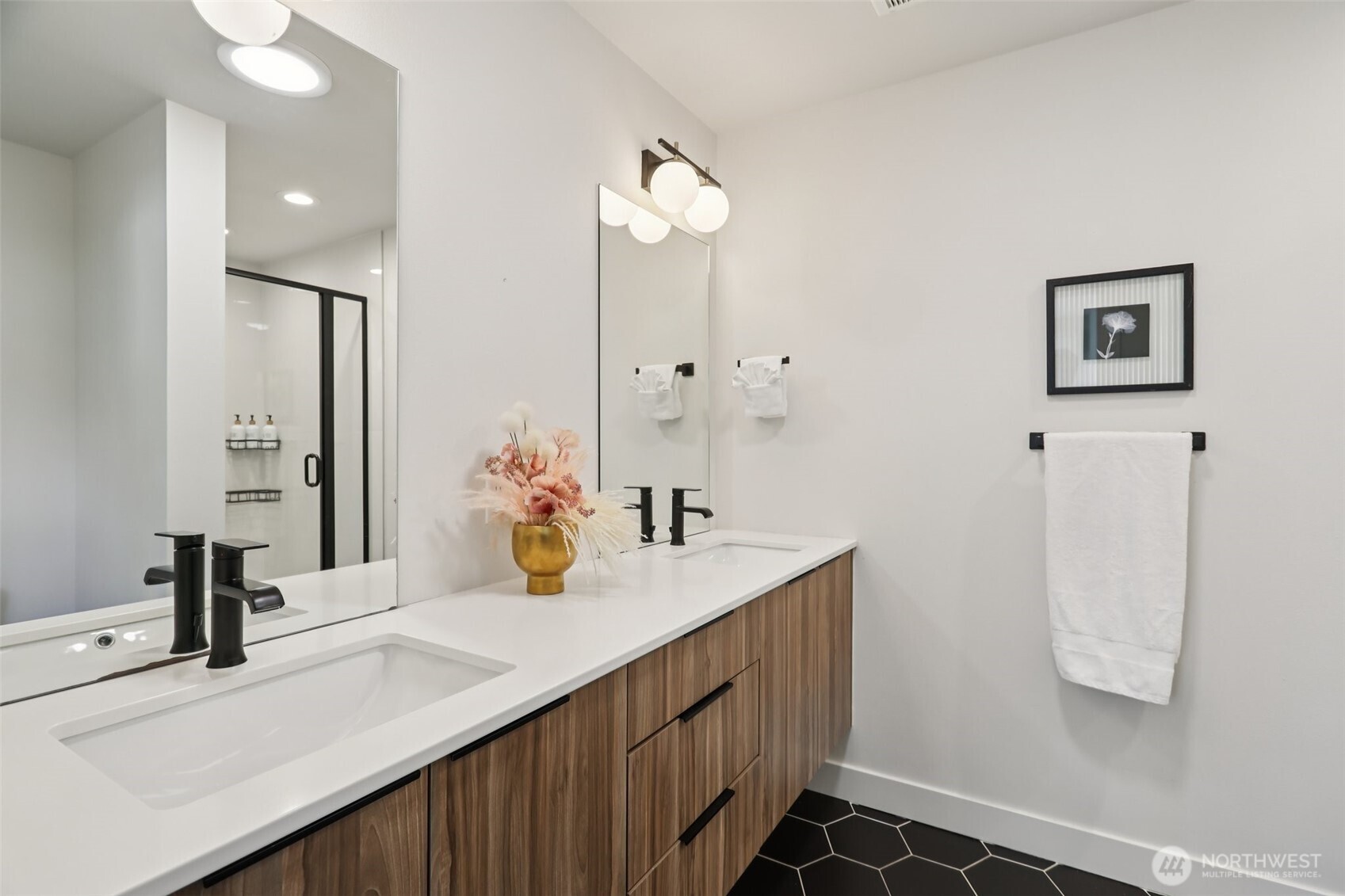 71 W Dravus Street , Seattle, WA 98119