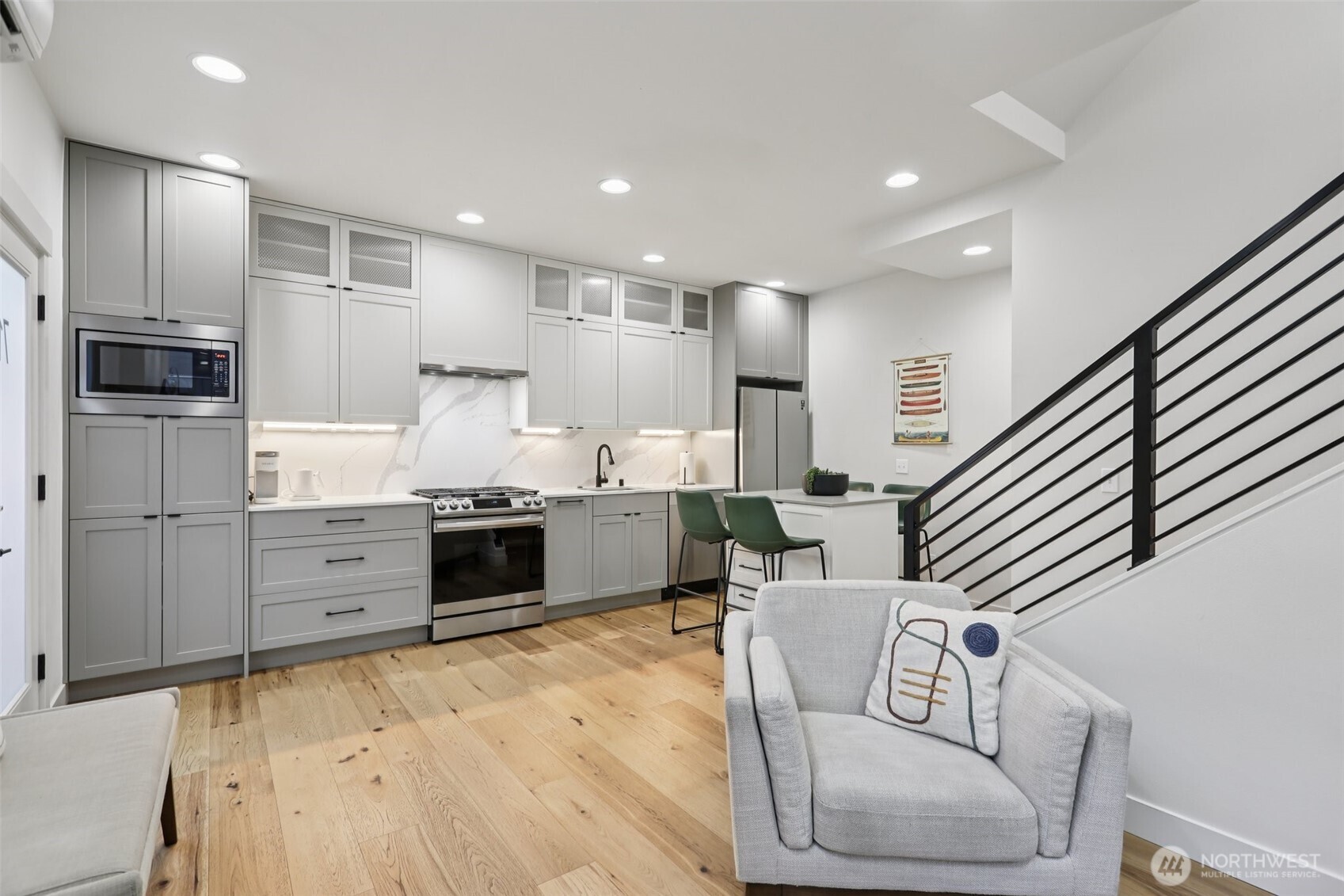 71 W Dravus Street , Seattle, WA 98119