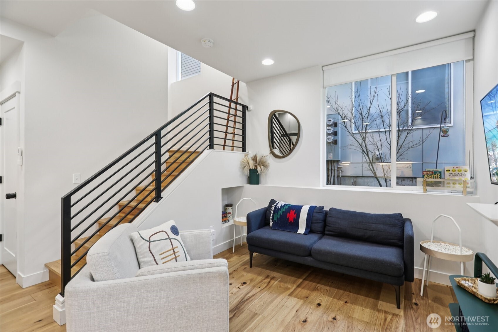 71 W Dravus Street , Seattle, WA 98119