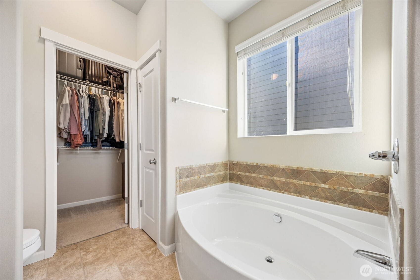 3915 Rossberg Street SE, Lacey, WA 98503