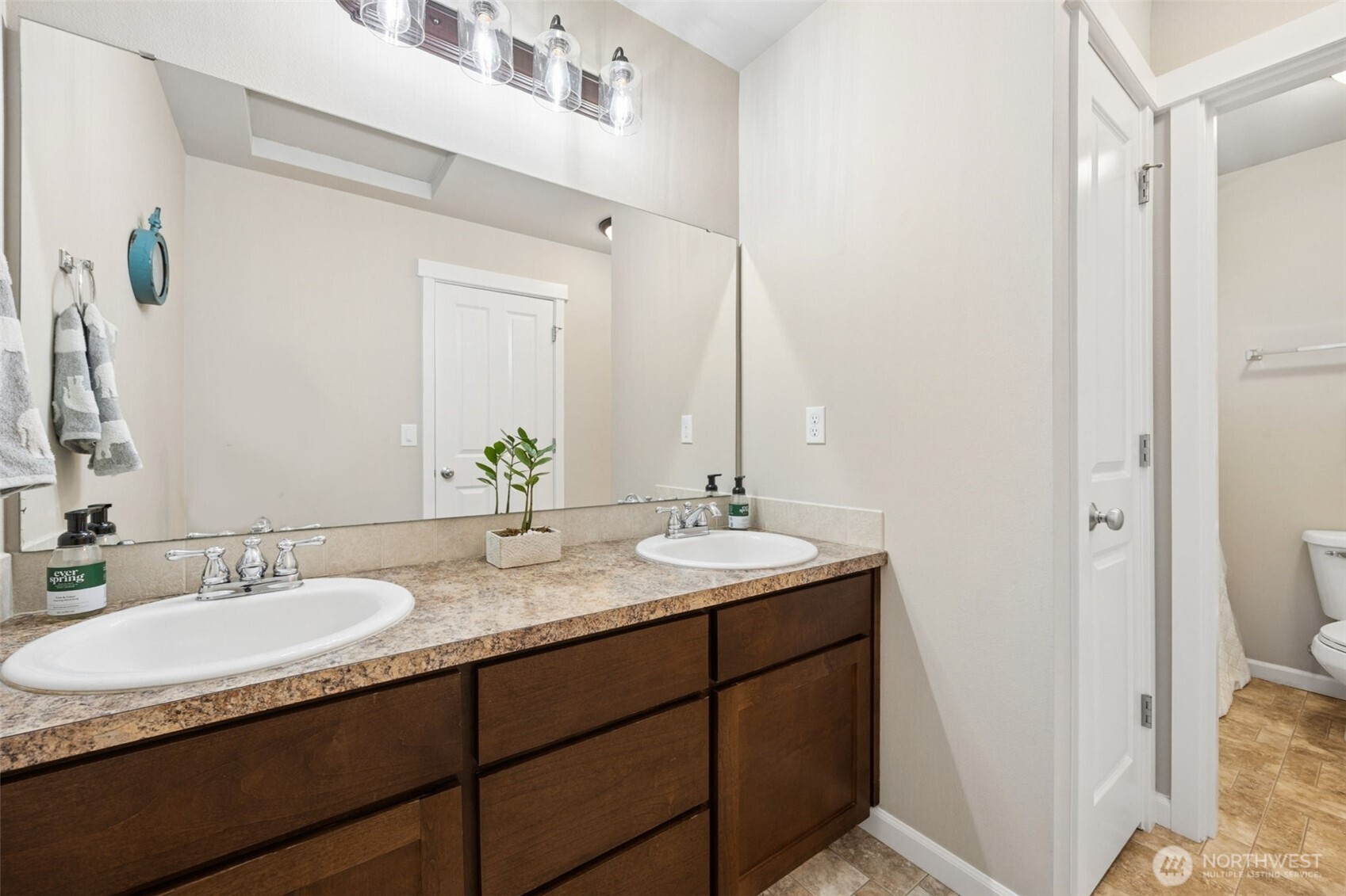 3915 Rossberg Street SE, Lacey, WA 98503