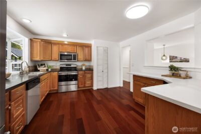 5235 Highland Drive , Bellevue, WA 98006 - Photo 11