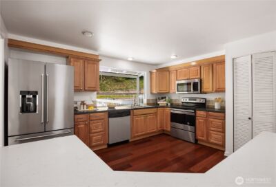 5235 Highland Drive , Bellevue, WA 98006 - Photo 13
