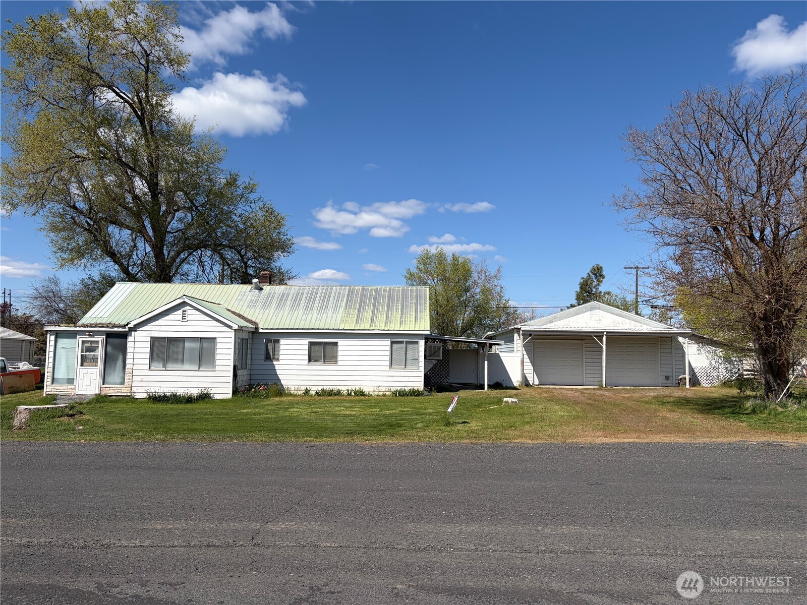 120 E Lewis Street , Coulee City, WA 99115