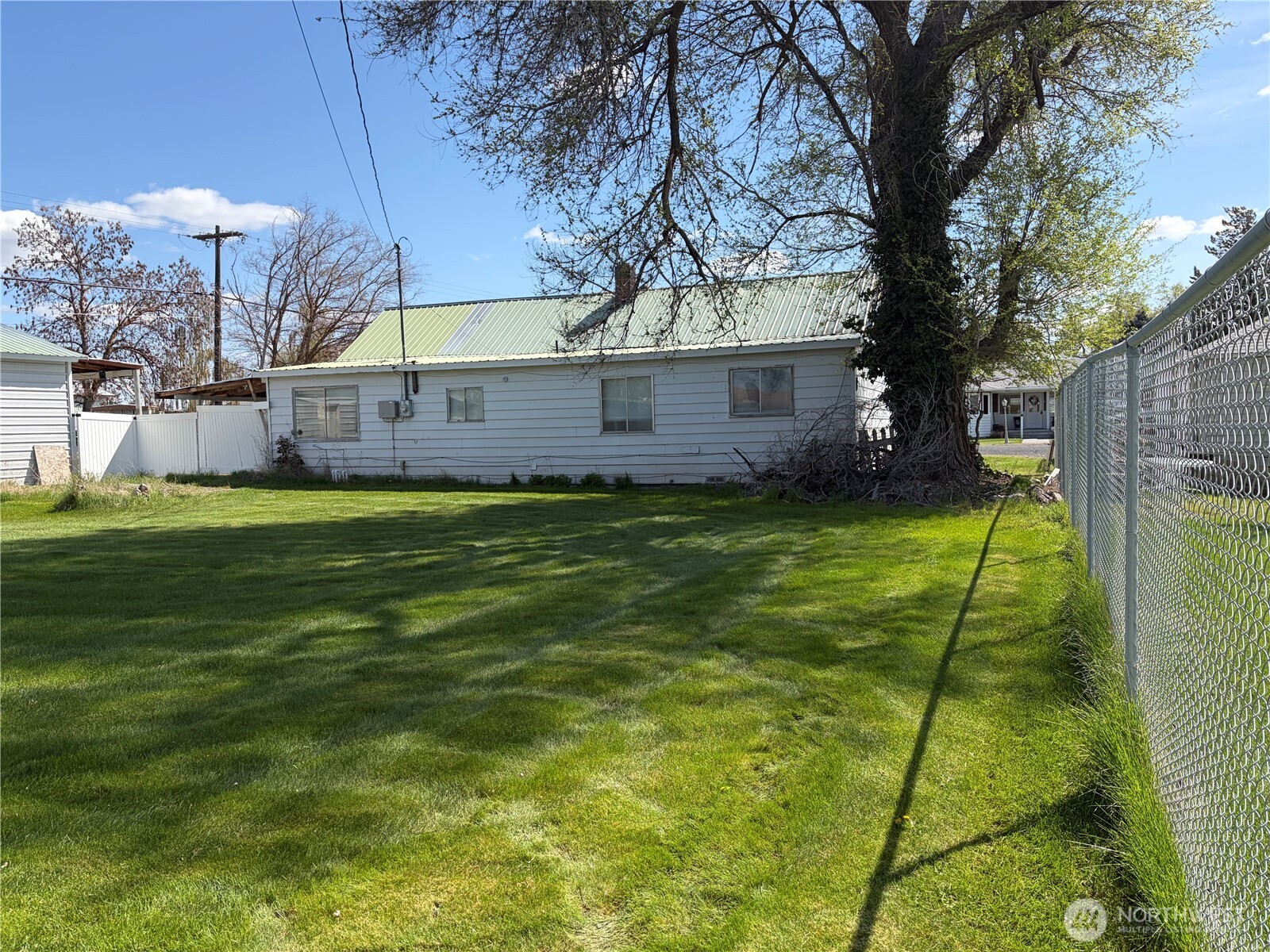 120 E Lewis Street , Coulee City, WA 99115