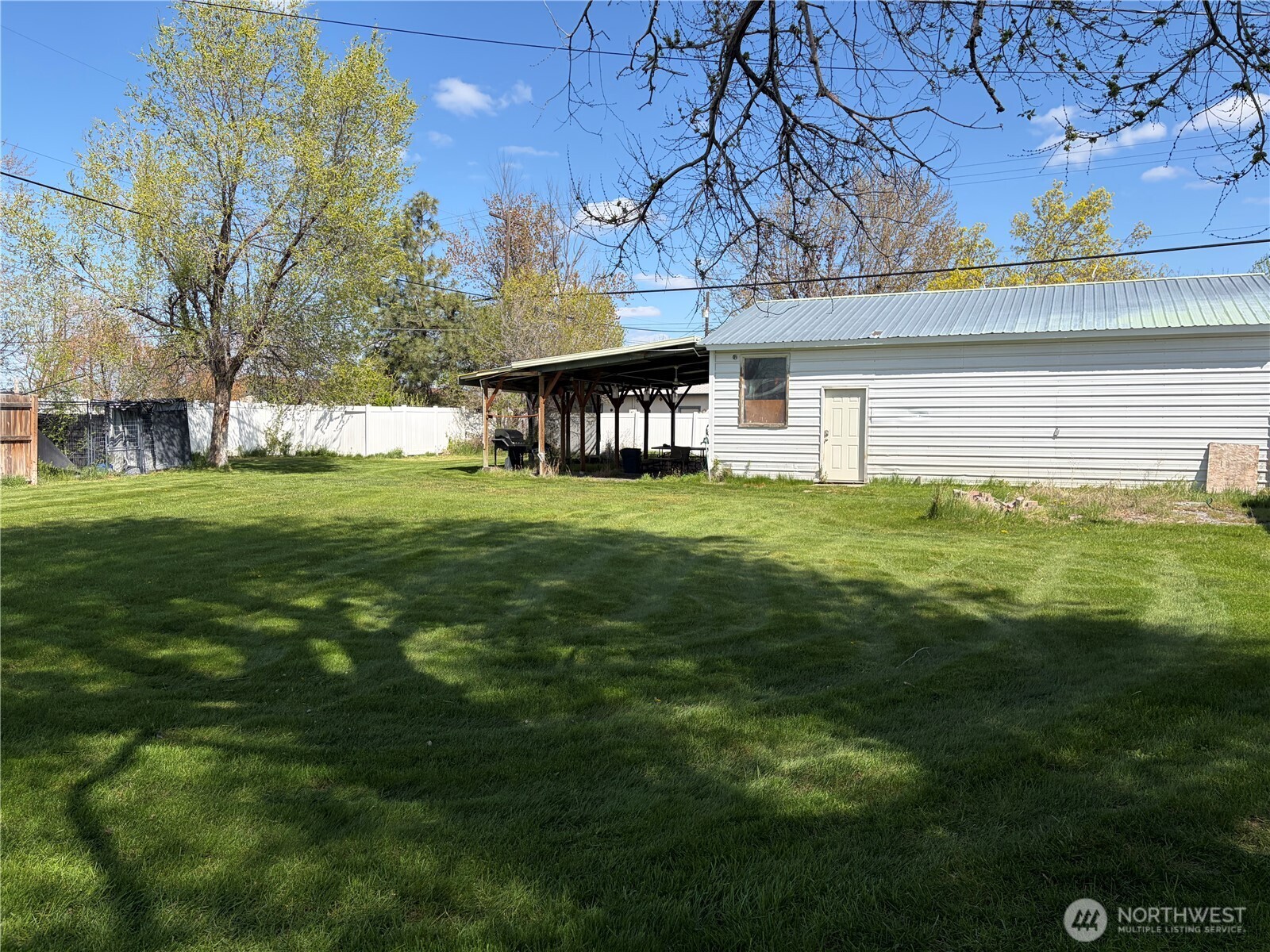 120 E Lewis Street , Coulee City, WA 99115