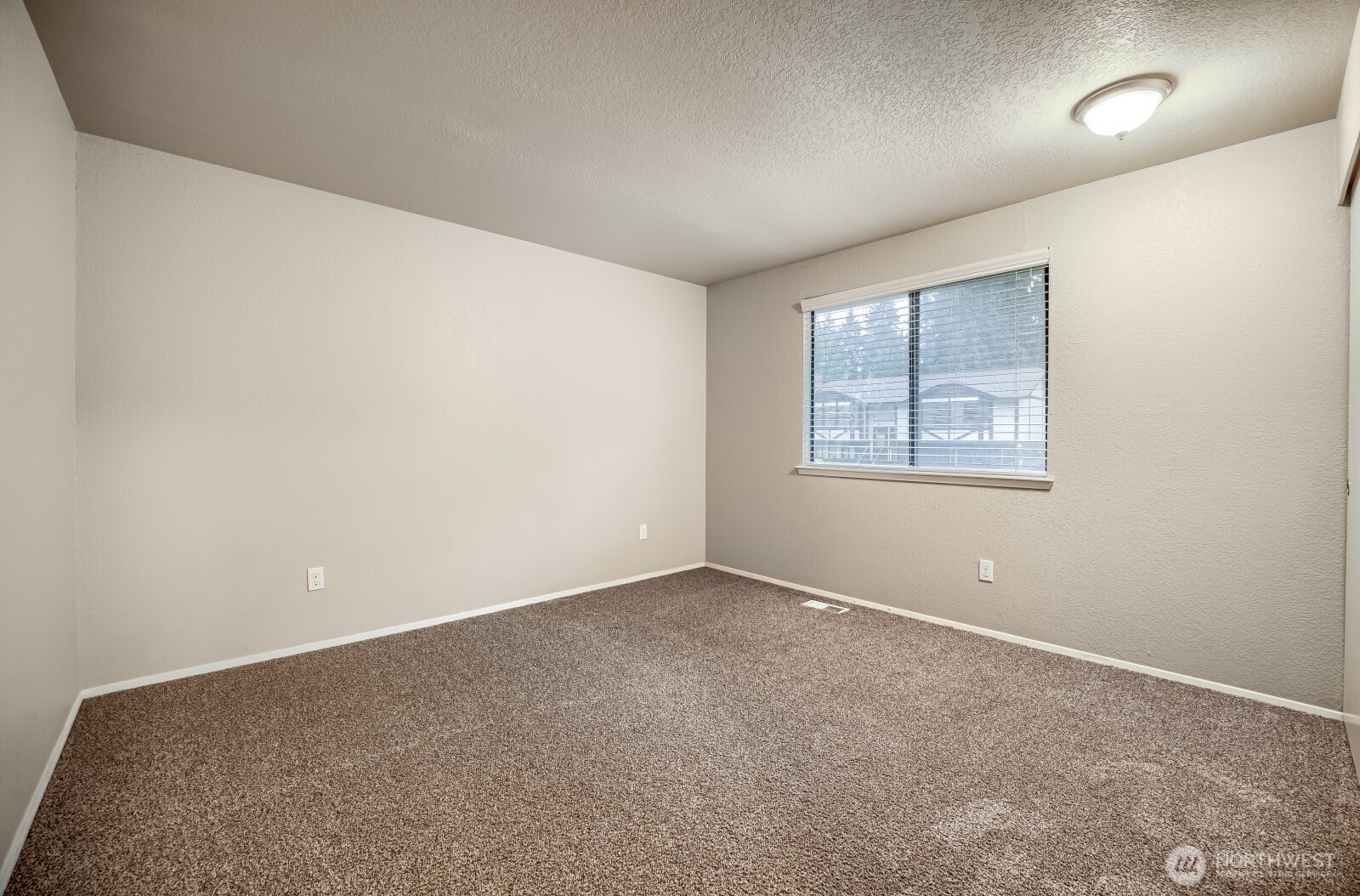 30912 11th Avenue SW, Federal Way, WA 98023