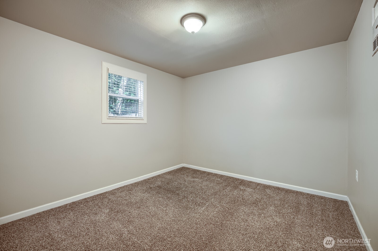30912 11th Avenue SW, Federal Way, WA 98023