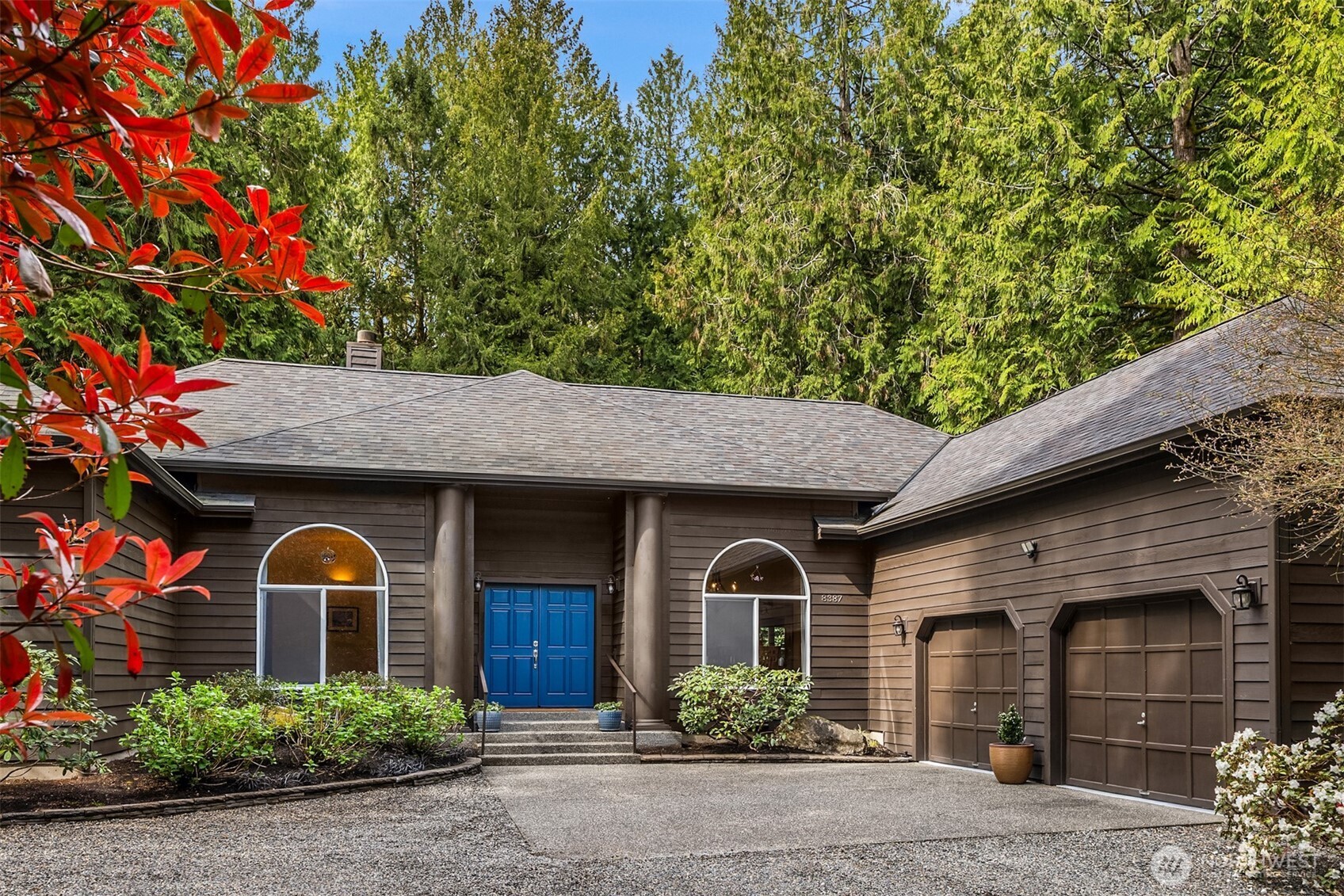 8387 NE Sumanee Place , Bainbridge Island, WA 98110