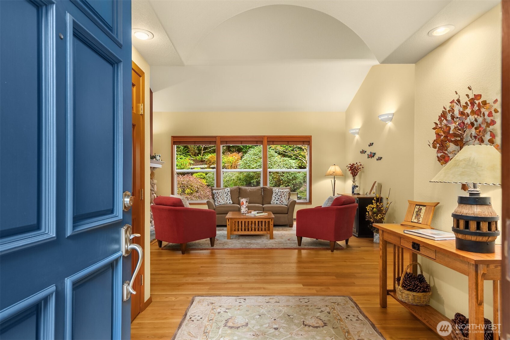 8387 NE Sumanee Place , Bainbridge Island, WA 98110