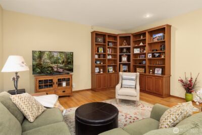 8387 NE Sumanee Place , Bainbridge Island, WA 98110 - Photo 12