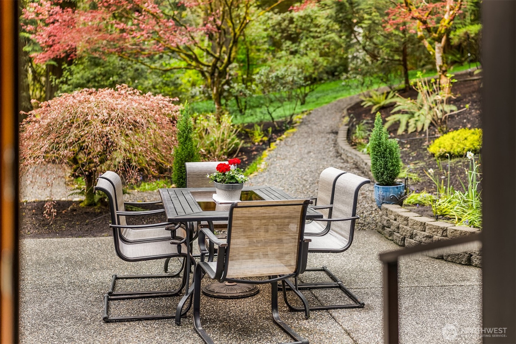 8387 NE Sumanee Place , Bainbridge Island, WA 98110