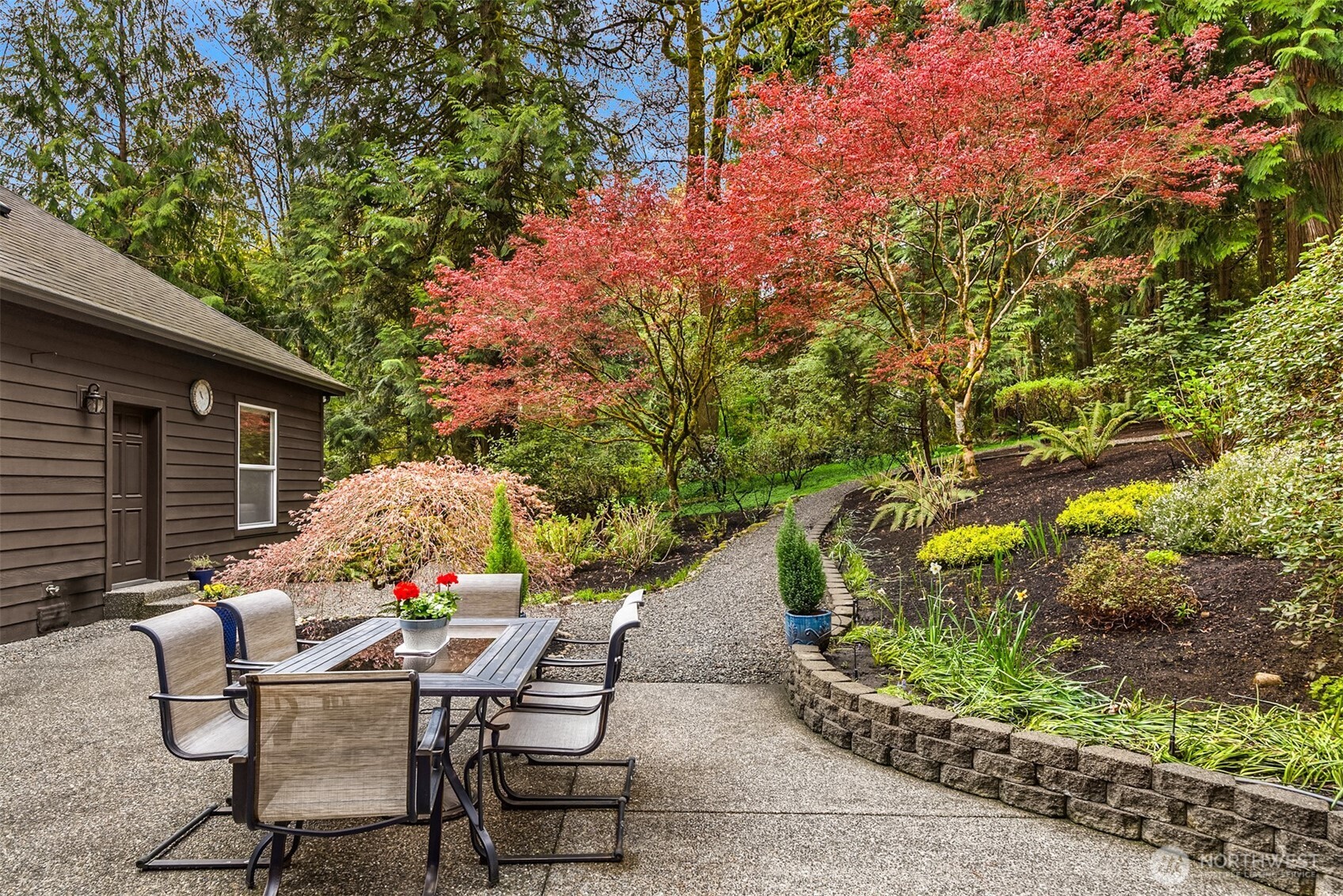 8387 NE Sumanee Place , Bainbridge Island, WA 98110
