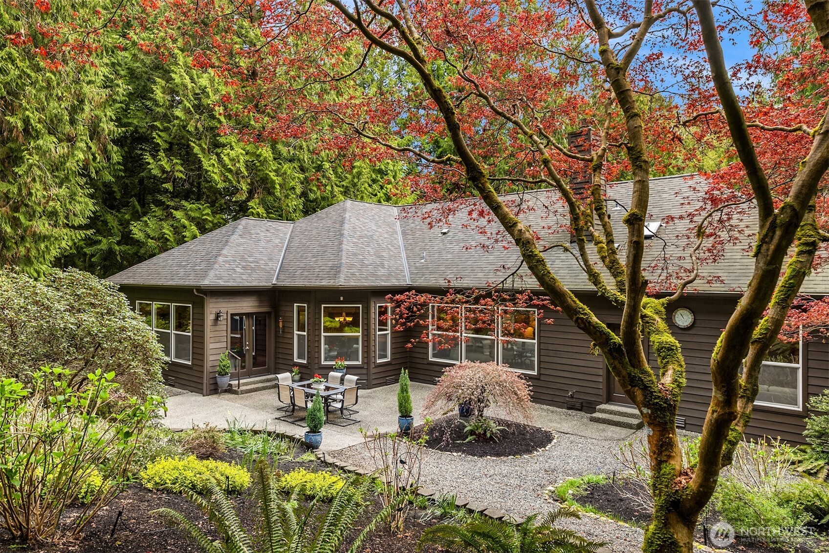 8387 NE Sumanee Place , Bainbridge Island, WA 98110
