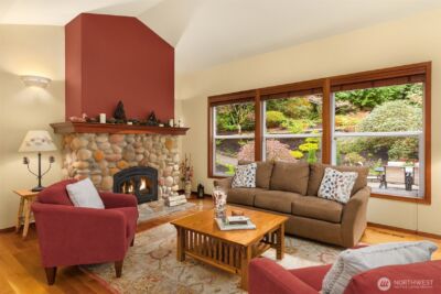 8387 NE Sumanee Place , Bainbridge Island, WA 98110 - Photo 4