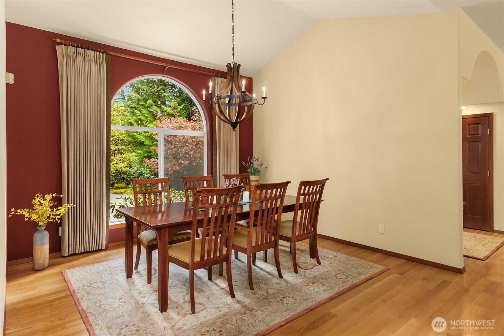 8387 NE Sumanee Place , Bainbridge Island, WA 98110