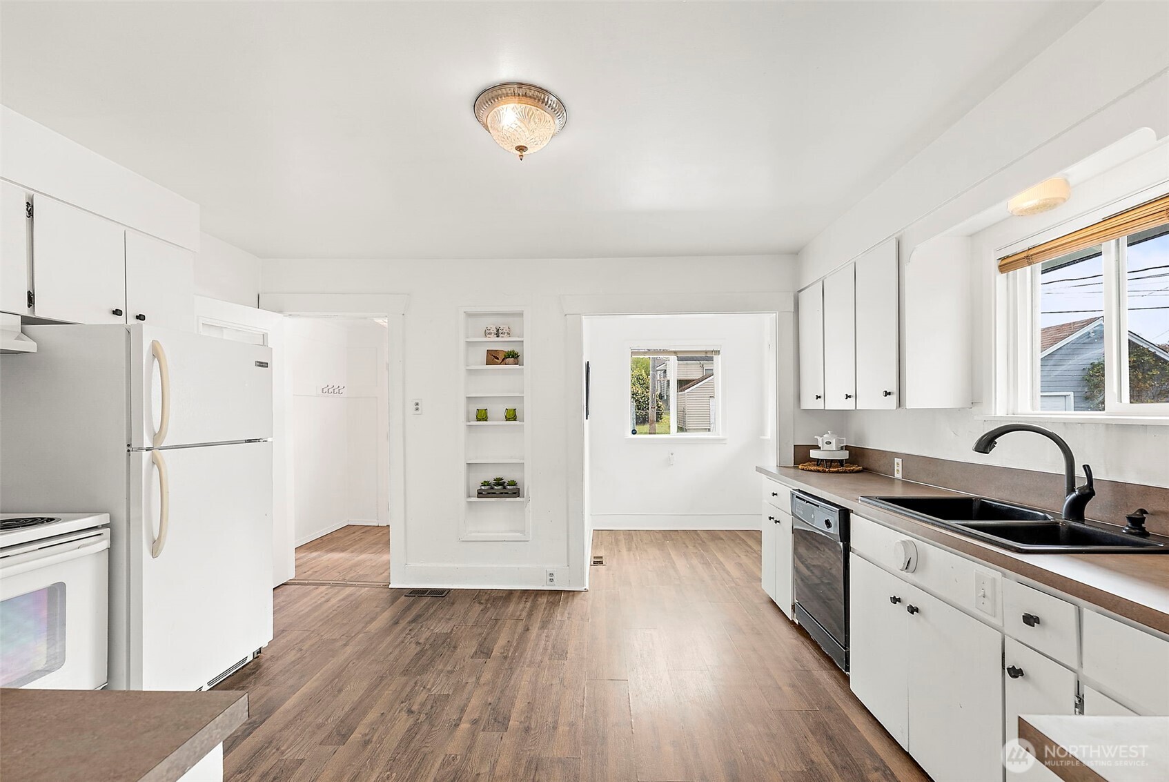 4515 Pacific Avenue , Tacoma, WA 98418