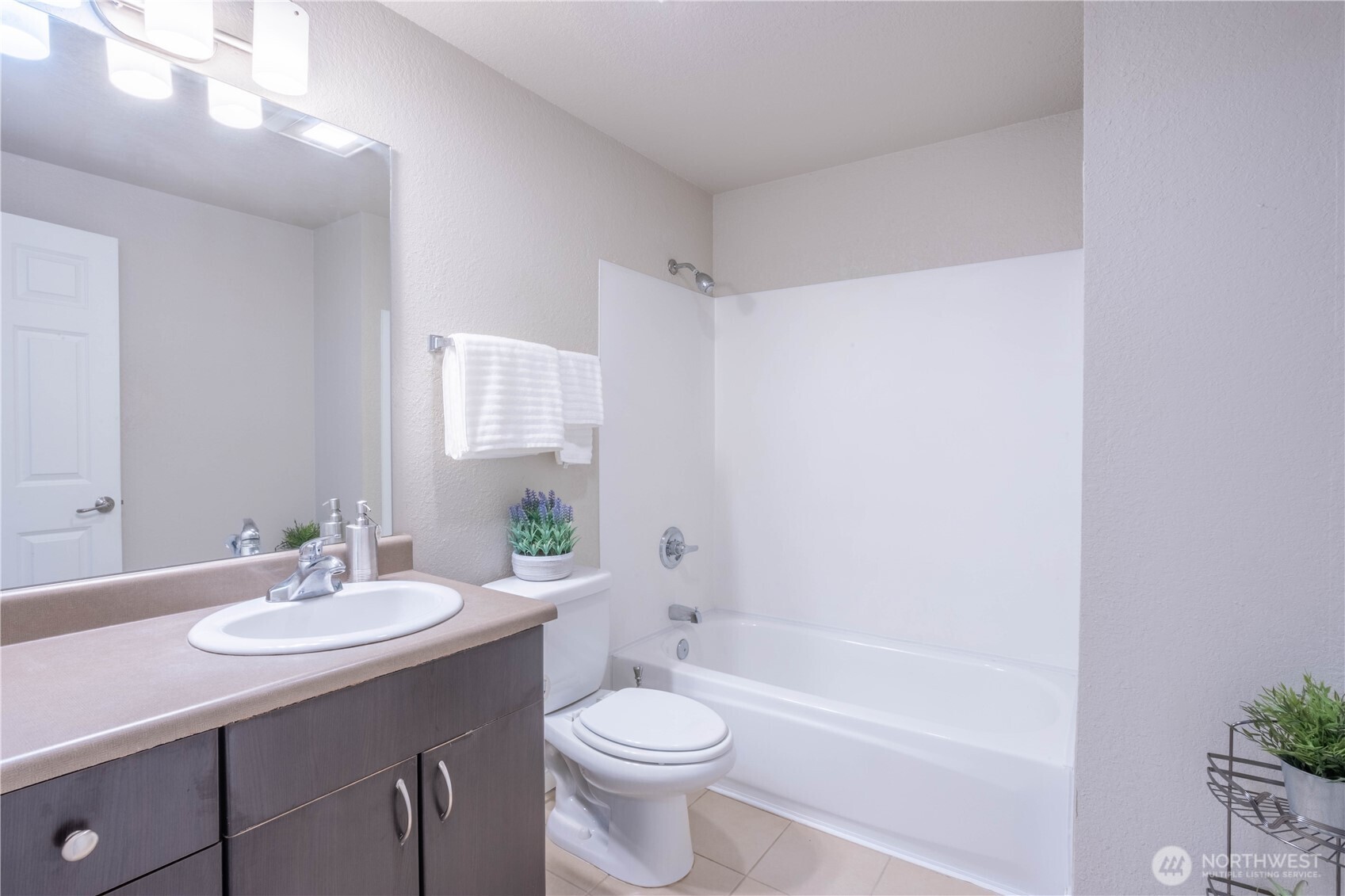 12607 SE 41st Place #H207, Bellevue, WA 98006