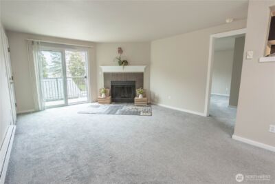 12607 SE 41st Place #H207, Bellevue, WA 98006 - Photo 3