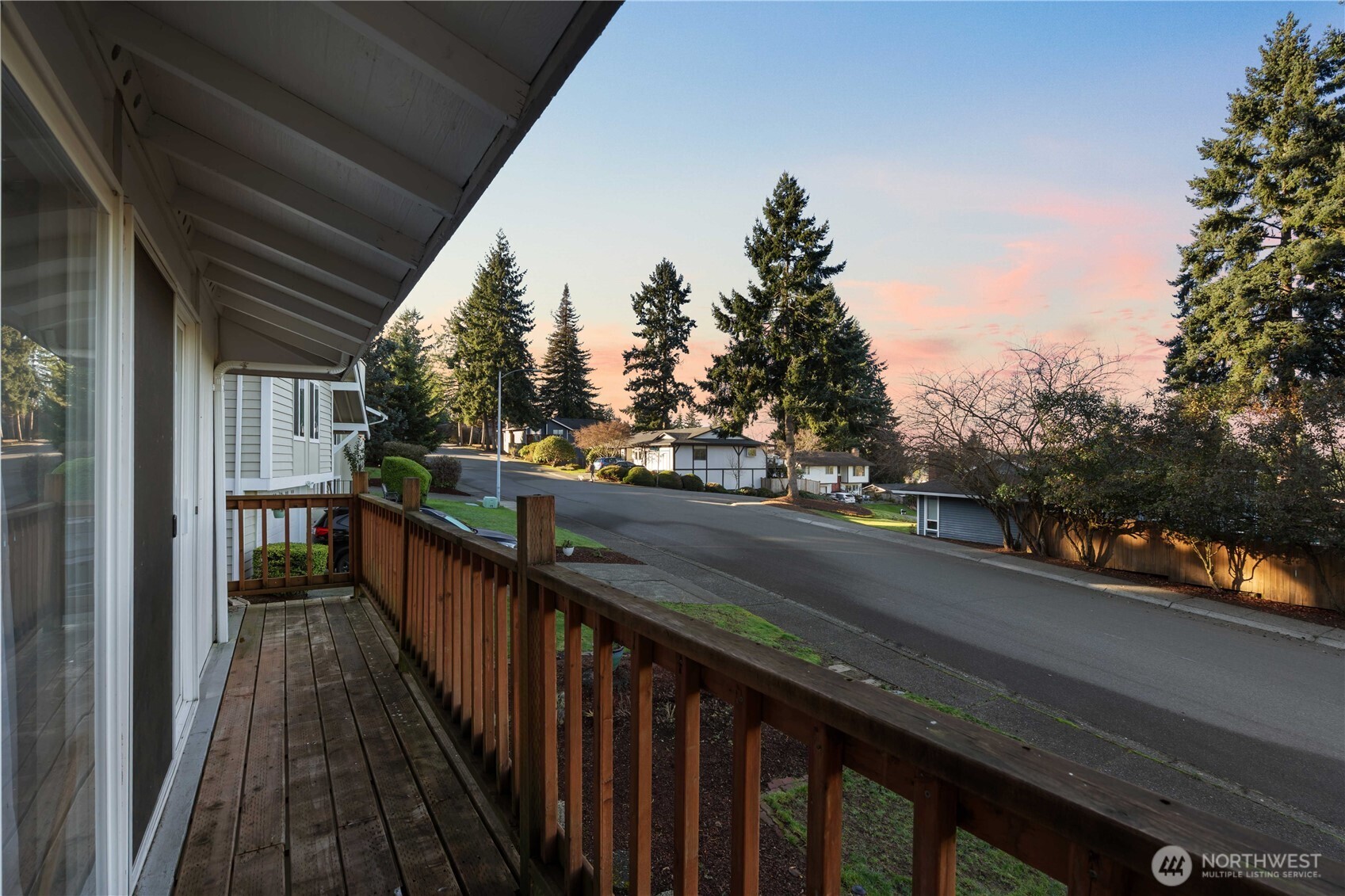 3907 SW 328th St , Federal Way, WA 98023