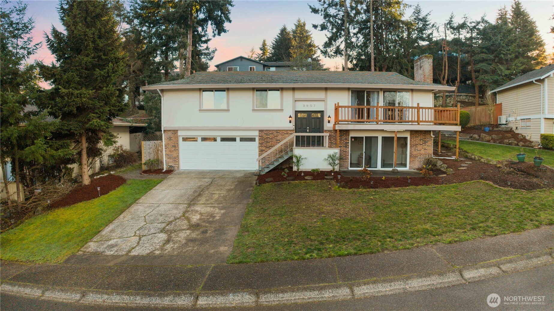 3907 SW 328th St , Federal Way, WA 98023