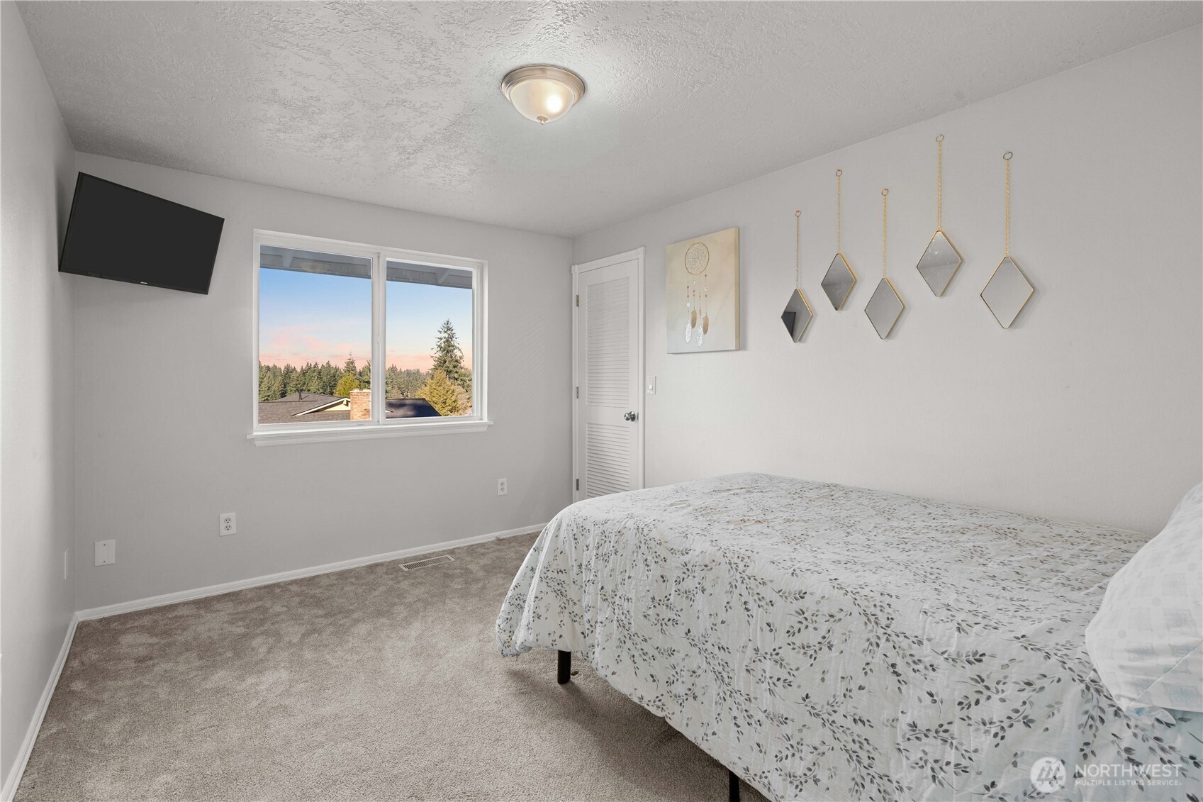 3907 SW 328th St , Federal Way, WA 98023