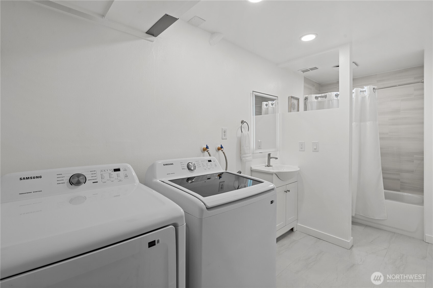 3907 SW 328th St , Federal Way, WA 98023