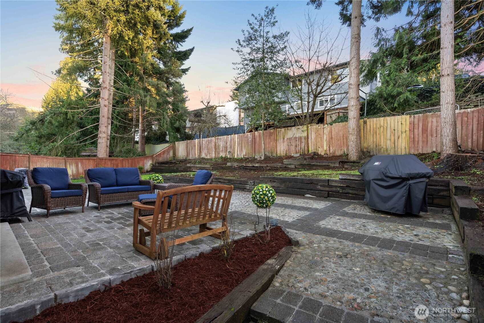 3907 SW 328th St , Federal Way, WA 98023