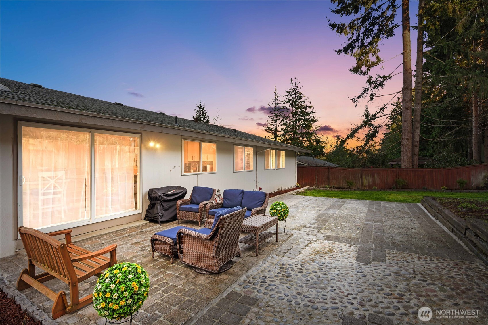 3907 SW 328th St , Federal Way, WA 98023