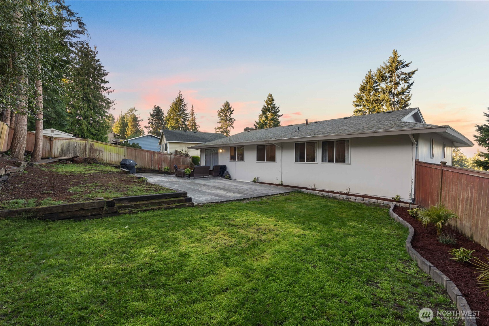 3907 SW 328th St , Federal Way, WA 98023
