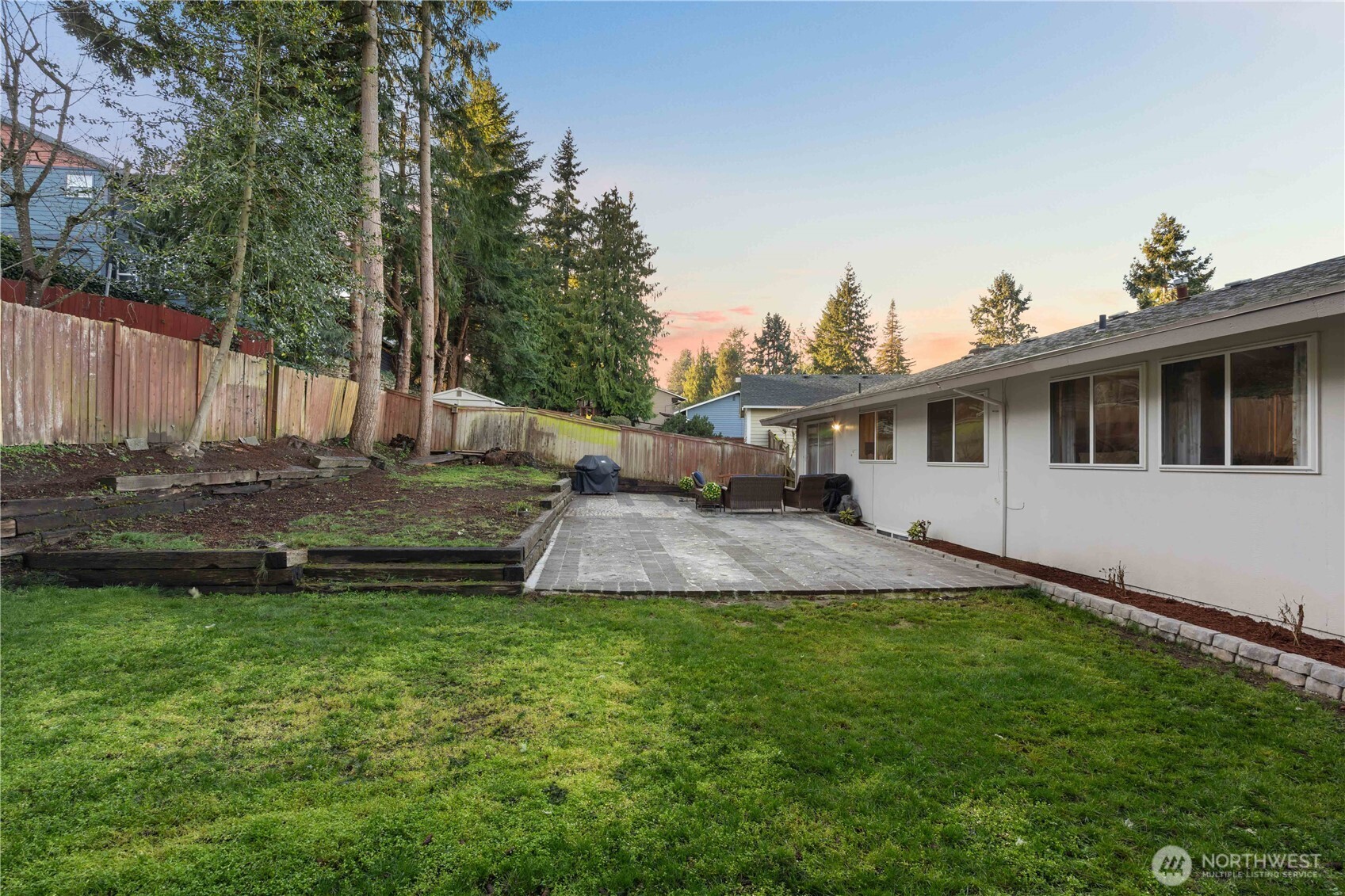 3907 SW 328th St , Federal Way, WA 98023
