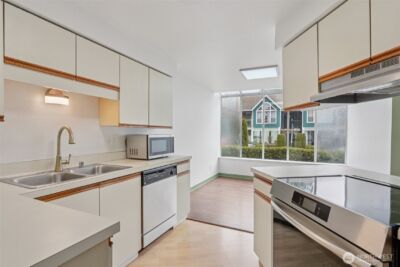 16419 Spruce Way #I3, Lynnwood, WA 98037-6952 - Photo 13
