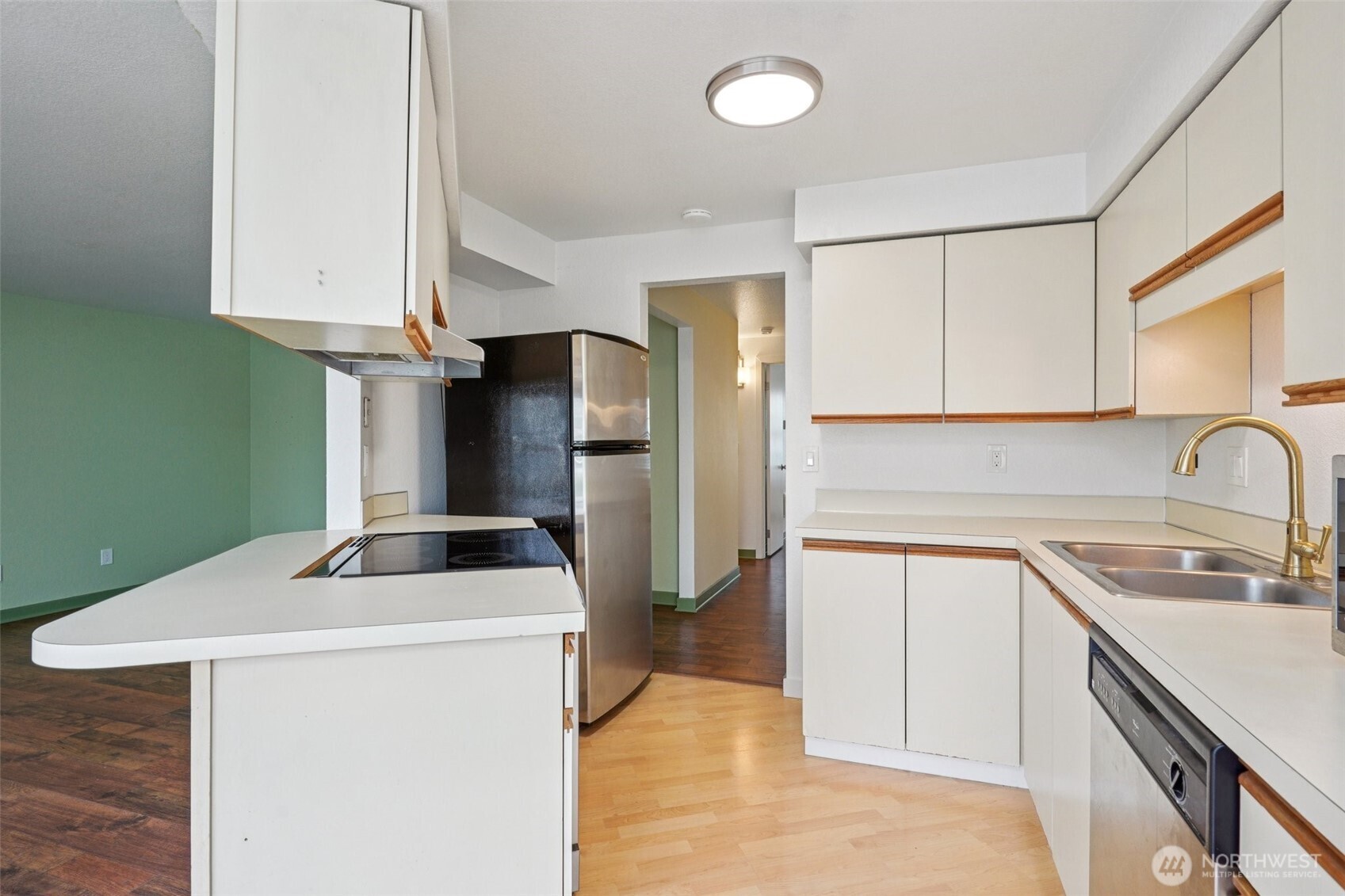 16419 Spruce Way #I3, Lynnwood, WA 98037-6952