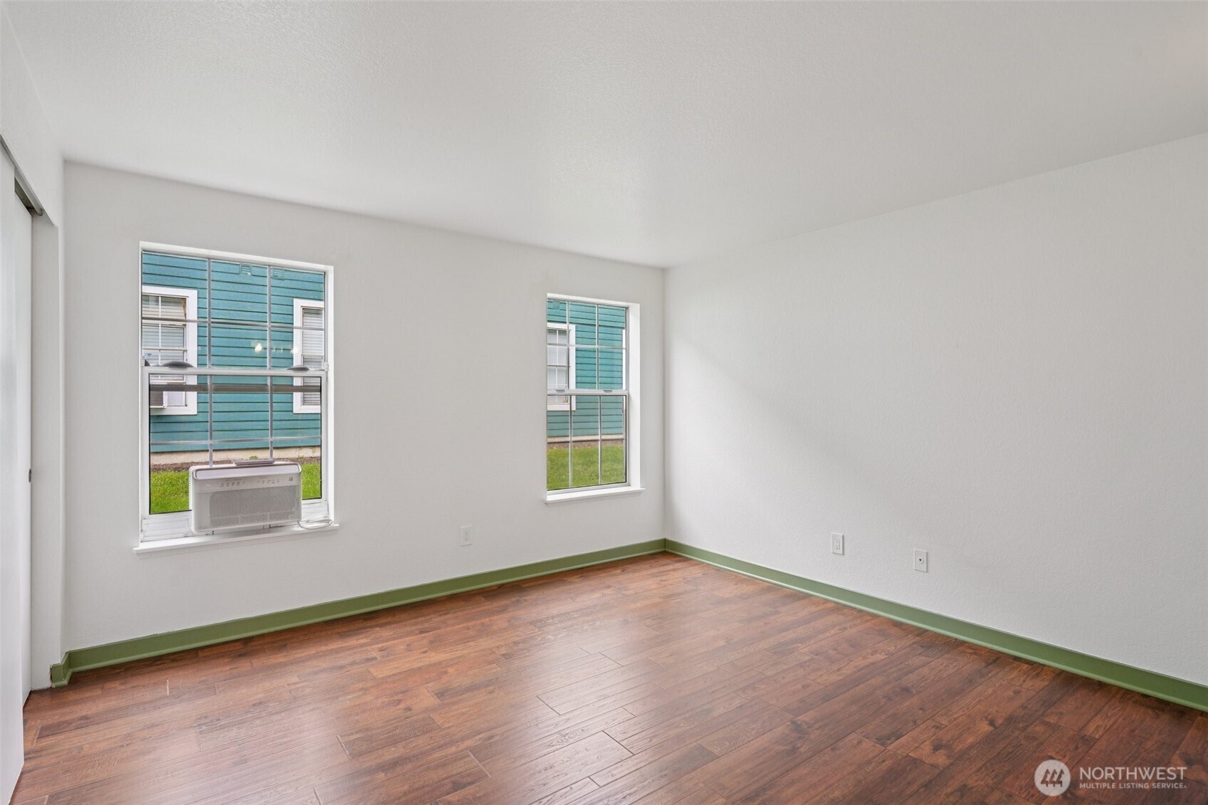 16419 Spruce Way #I3, Lynnwood, WA 98037-6952