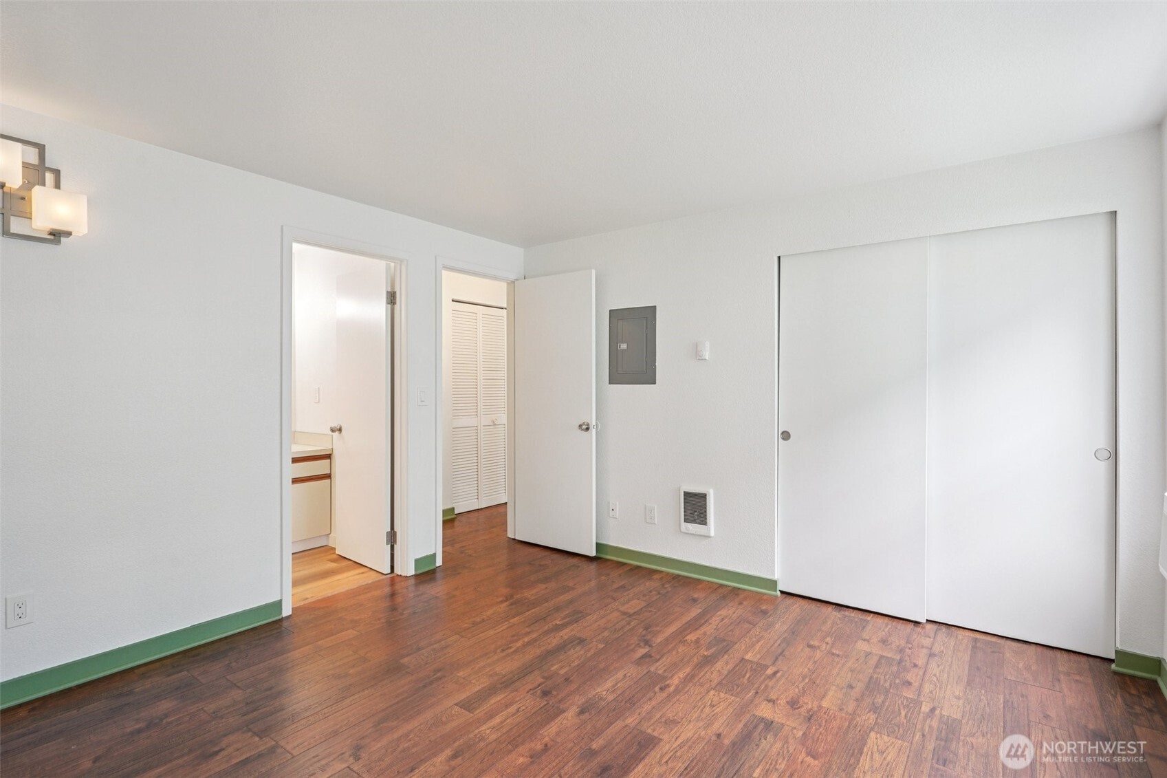 16419 Spruce Way #I3, Lynnwood, WA 98037-6952