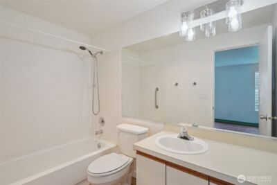 16419 Spruce Way #I3, Lynnwood, WA 98037-6952 - Photo 18