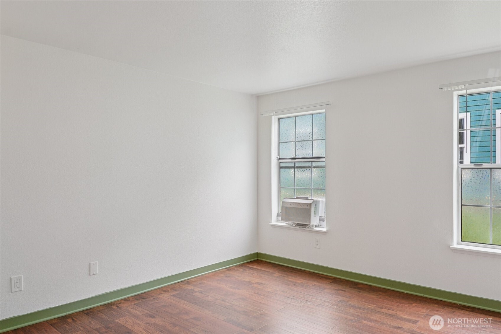16419 Spruce Way #I3, Lynnwood, WA 98037-6952