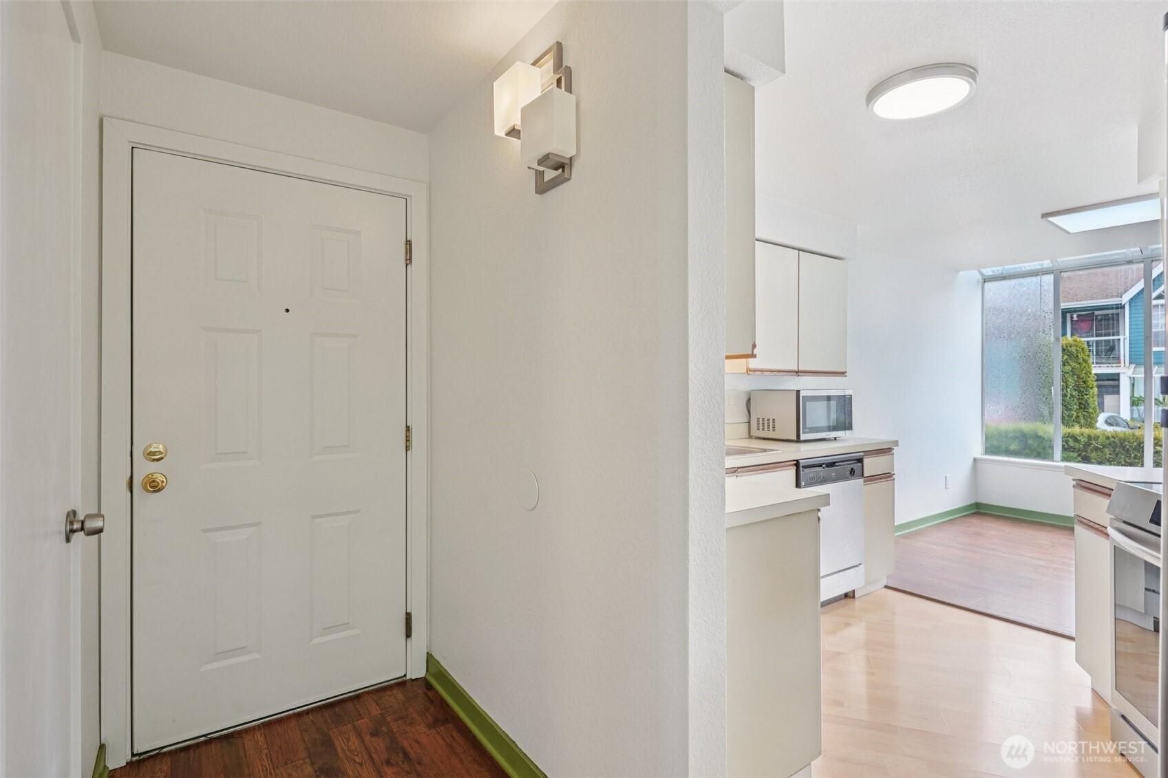 16419 Spruce Way #I3, Lynnwood, WA 98037-6952