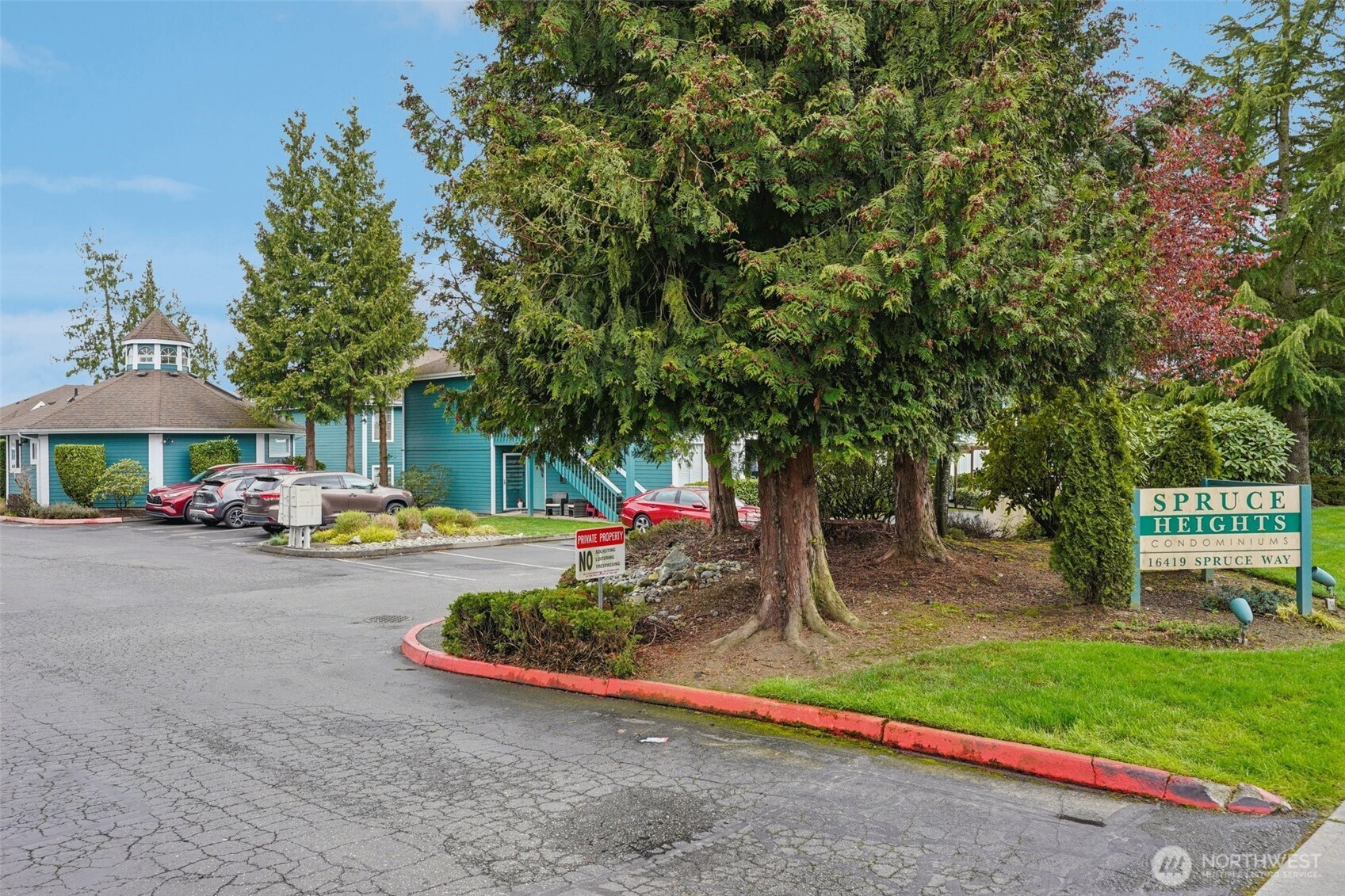 16419 Spruce Way #I3, Lynnwood, WA 98037-6952