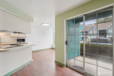 16419 Spruce Way #I3, Lynnwood, WA 98037-6952 - Photo 9