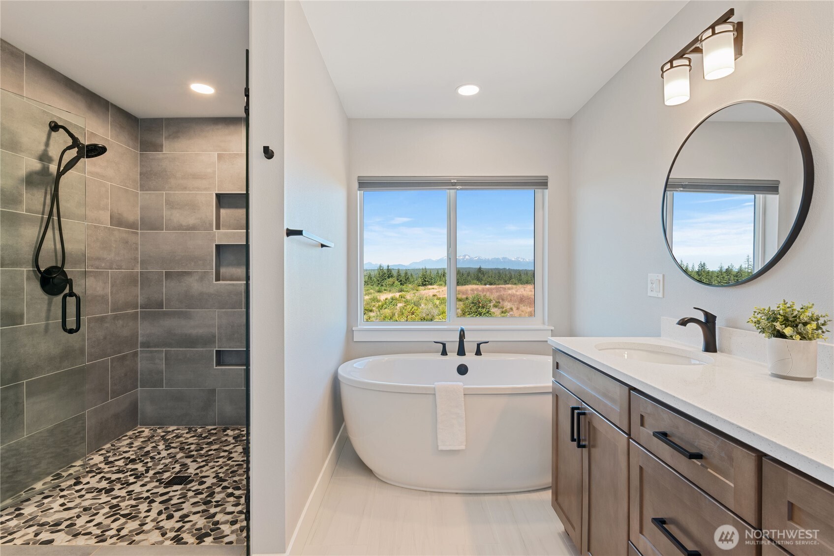 381 E Benson Ridge Road , Grapeview, WA 98546
