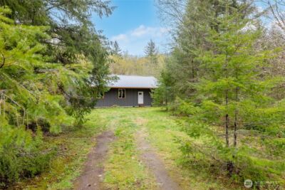 8289 Lekcin Lane , Concrete, WA 98237