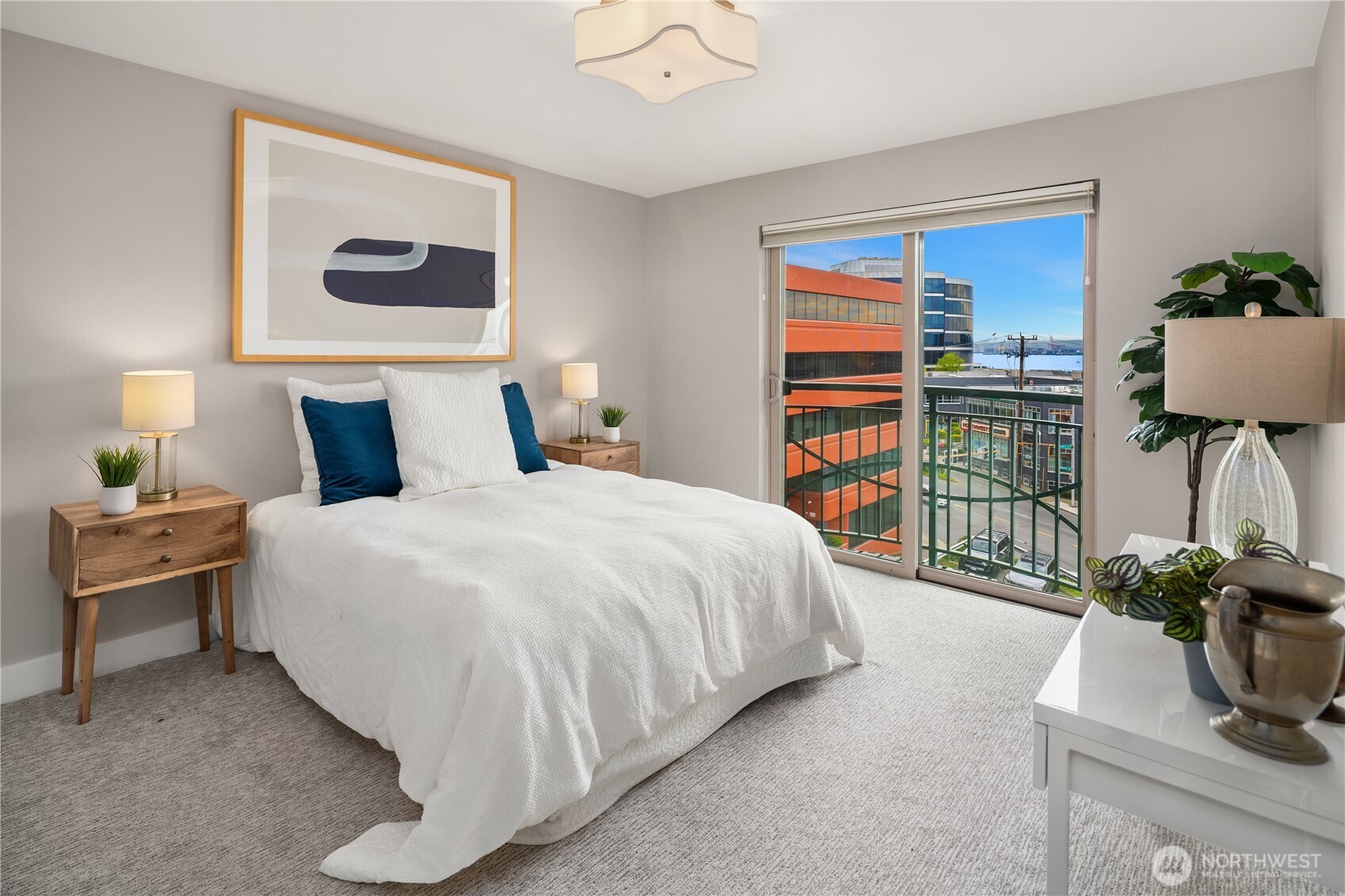120 1st Avenue W #501, Seattle, WA 98119