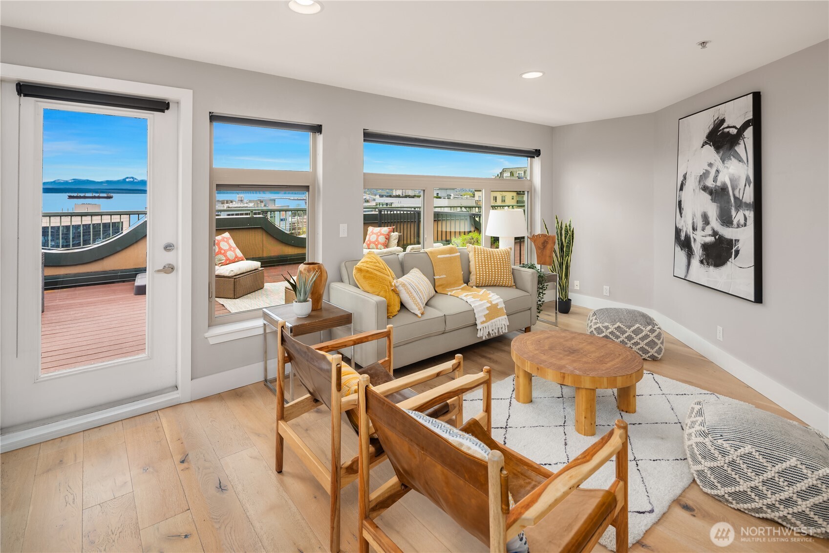 120 1st Avenue W #501, Seattle, WA 98119
