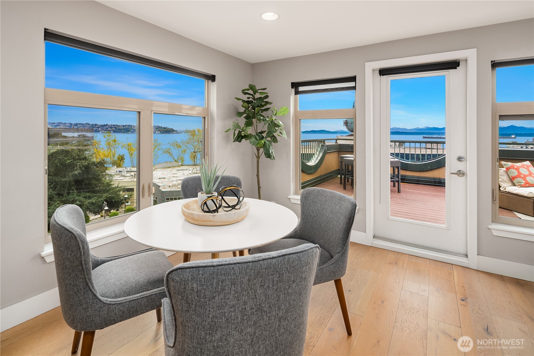 120 1st Avenue W #501, Seattle, WA 98119